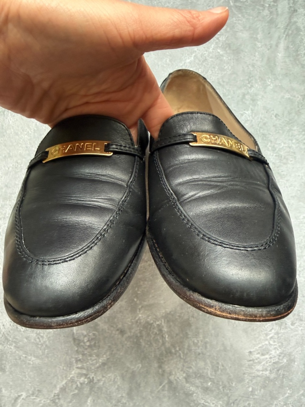 CHANEL Black Leather Loafers with Gold plate flats 38 - Picture 6 of 10